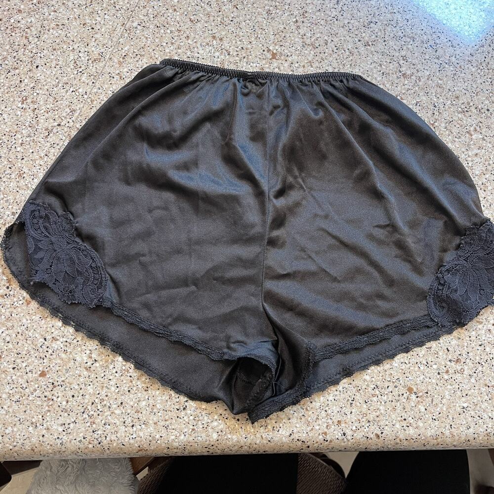 Vintage Sans Souci‎ Size 4 Black Satin Nylon Boy Short Panties High Rise Lace